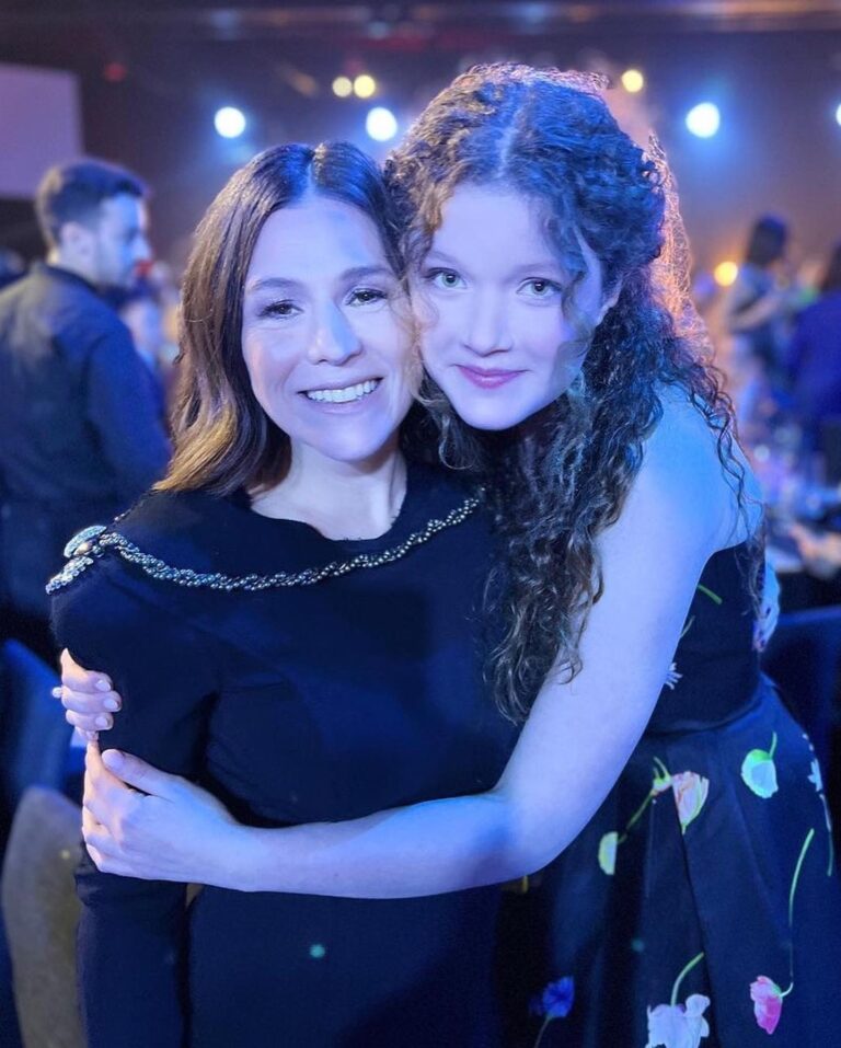 Yael Stone Instagram - Standing with mammoth talents @julia__savage and @delkathrynbarton at the AACTA awards and I felt totally and utterly out of place and in complete sensory overload. Let me explain. Firstly, I had a beautiful baby 8 weeks ago and we have a 4 and a half year old. I’m stupidly tired. Secondly, I haven’t done fancy things for a long time. I spend most of my time and brain space running my not for profit @_hineighbour and most days I forget I am an actor. I put the high heels on literally at the red carpet and thought ‘I have no idea how to walk in these things, I may actually fall over’ I am aware of how much I’ve changed in the years following Orange is the New Black. I’m intimidated by how much older I look, I try the embrace that with gratitude for my life and life’s blessings (which sometimes make you tired and a lil haggard) and I’m proud of how I invest my time these days. Juggling being a parent, an actor and a worker for hopeful change alongside my love who is doing his own epic juggle is no sandwich in the park - but it’s beautiful, love filled chaos. It did mean I forgot my phone and wallet and my dear agent Lisa Mann had to order my Uber (owe you for that Lis) to get me home before my lactating boobs exploded - but I wouldn’t change a dang thing*. *if I could magically reduce our global greenhouse gas emissions I would push the button and change that.