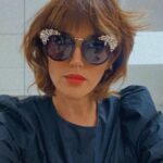 Yamila Reyna Instagram - Mi pelo es tan camaleónico como yo, como mi carrera, y como las capas de mis diferentes versiones que voy descubriéndome en la vida. Dicen que en que cada hito importante de una mujer, se plasma en su pelo. Pues bien, acá un reflejo de ello!😂 Y los reconocimientos son para @giancarlodiazza años de paciencia y crear arte con mis locuras 💇🏻‍♀️♥️ Que look les gustó más? ❌Alerta de Spoiler❌ Se viene un nuevo grannnnn cambio😱