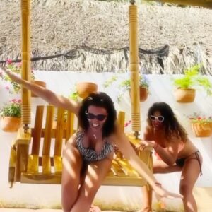 Yamila Reyna Instagram - Expectativa/ Realidad 
Con amigas así pa que tener enemigos digo yo😂
La cara de 😈 de la  @teixidormontserrat 
 #TBT #Colombia2022