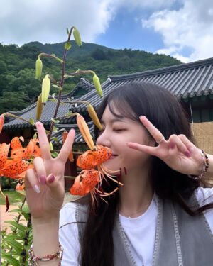 Yang Hye-ji Instagram - 오늘도 악귀 🖤