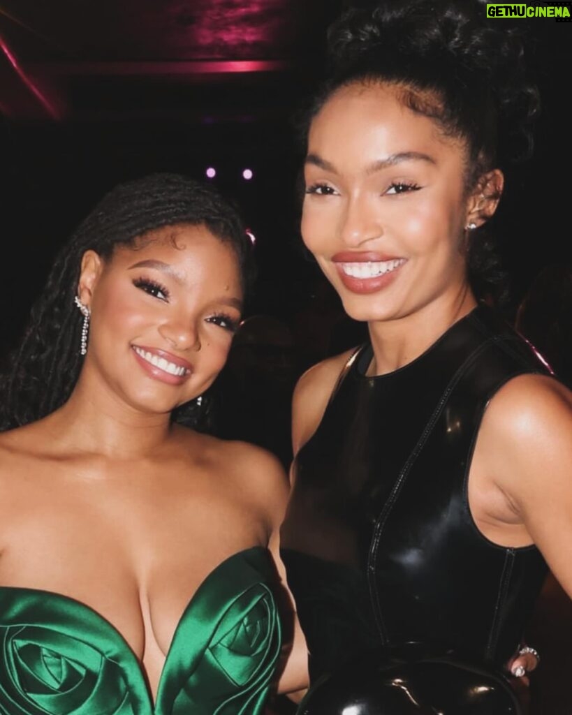 Yara Shahidi Instagram - 🎬🎞THE IMAGE AWARDS 🎬🎞 Tonight was such a beautiful celebration of our art and culture and I’m honored to have been nominated for #sittinginbarswithcake 🤎 Grateful for the space to come together and pour into one another @naacpimageawards ⭐