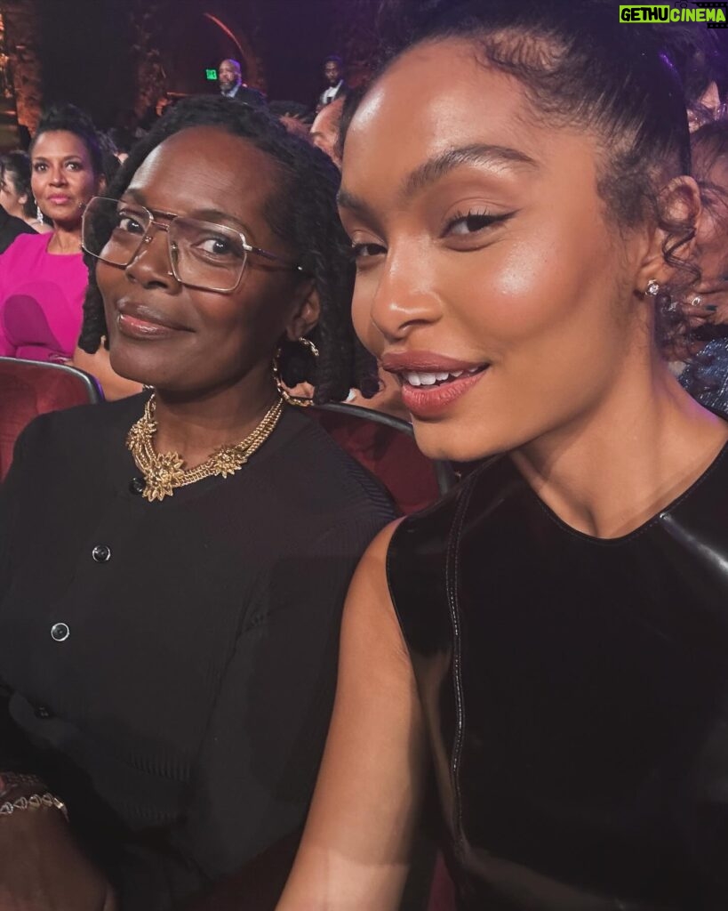 Yara Shahidi Instagram - 🎬🎞THE IMAGE AWARDS 🎬🎞 Tonight was such a beautiful celebration of our art and culture and I’m honored to have been nominated for #sittinginbarswithcake 🤎 Grateful for the space to come together and pour into one another @naacpimageawards ⭐