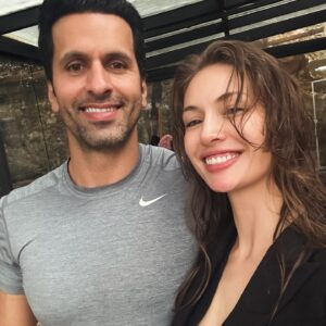 Yasemin Kay Allen Instagram - Training day w/ bae @amerikaliaynasiz 🌹 🎯 🧿 🚨