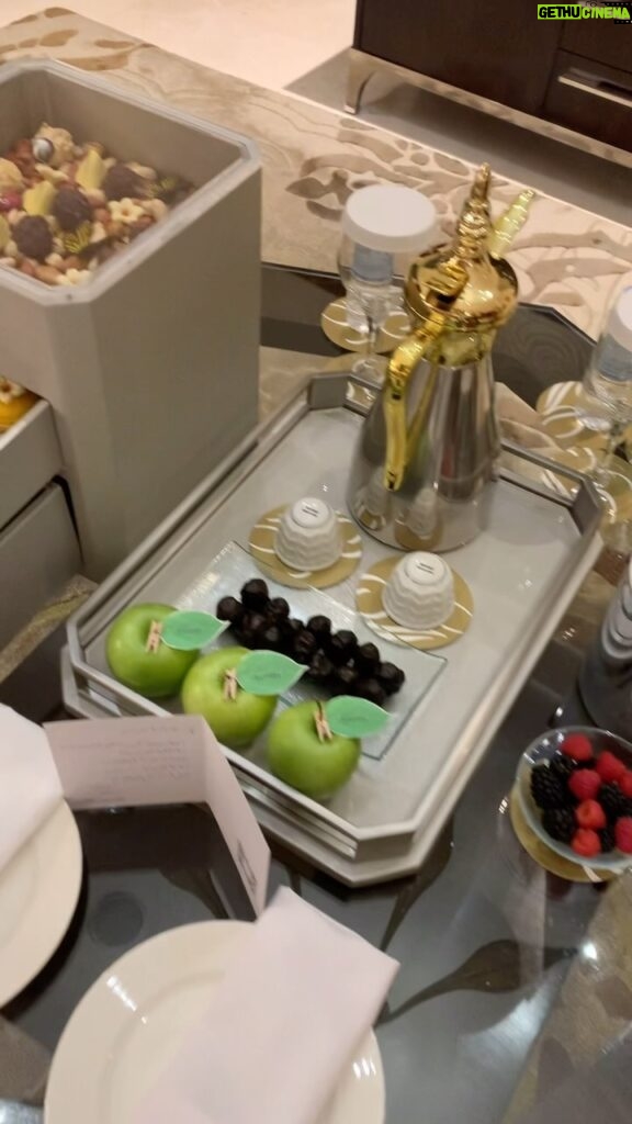 Yasmine Ezz Instagram - @fairmontmakkah 💚🕋 Fairmont gold ‎شكرا جزيلا علي الاستقبال الرائع وكرم الضيافة ،، ‎كعادتكم ،،الافضل دائما