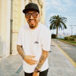 Yedinson Flórez Instagram - Relajaito manín! No soy así de guapo, así me ven los ojos de @eldelasfotos