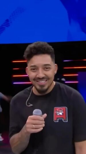 Yedinson Flórez Instagram - Gracias a todos por el apoyo para ir a la final internacional de #FMS 🫶🏽

Yo feliz porque la improvisación siga siendo una fiesta, tal como la ha sido desde hace mucho en mi vida.

#Lokillo #freestyle #improvisación