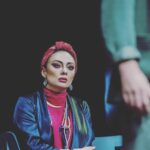 Yekta Naser Instagram - لیلی: بیشتر عمرم از وقتی که خودمو شناختم بجای اینکه خودم باشم،لیلی باشم،آدمهایی و زندگی کردم که نقششون رو بازی کردم.هر کاری که تموم شد یه تیکه از روح من زخمی شد... پایان اجرای نمایش نویسنده مرده است و ....