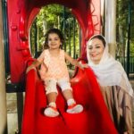 Yekta Naser Instagram - كودكان يكى از زيباترين پديده هاى هستى هستند كه در لحظات نااميدى از همه تلخى هاى زندگى مى توانند با پاكى و شفافيت و شادمانى هاى ديدنيشان درخشش اميد را در قلب و ذهنمان پديدار كنند و تشويق مان كنند تلاش كنيم دنيا را جاى بهترى براى آنها بسازيم .براى همه كودكان جهان . روز جهانى #كودك مبارك#روز_جهانى_كودك #يكتا_ناصر #منوچهر_هادی