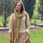 Yekta Naser Instagram - دوستاى خوبى كه مهرشون با عيار زمان محك ميخوره ميتونن هميشه براى روبراه شدن كارساز باشن و من چه خوشبختم براى داشتن شما .البته جاى يكى ديگه از قديميها خاليه😜