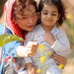 Yekta Naser Instagram - لحظاتى كه با عشق ميگذرد انگار كه از ثانيه هاى عمر كم نميشود #يكتا_ناصر #عشق#مادر#كودك عكس: معين باقرى