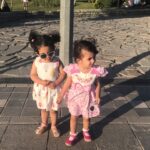 Yekta Naser Instagram - كودكان يكى از زيباترين پديده هاى هستى هستند كه در لحظات نااميدى از همه تلخى هاى زندگى مى توانند با پاكى و شفافيت و شادمانى هاى ديدنيشان درخشش اميد را در قلب و ذهنمان پديدار كنند و تشويق مان كنند تلاش كنيم دنيا را جاى بهترى براى آنها بسازيم .براى همه كودكان جهان . روز جهانى #كودك مبارك#روز_جهانى_كودك #يكتا_ناصر #منوچهر_هادی