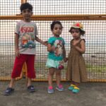 Yekta Naser Instagram - كودكان يكى از زيباترين پديده هاى هستى هستند كه در لحظات نااميدى از همه تلخى هاى زندگى مى توانند با پاكى و شفافيت و شادمانى هاى ديدنيشان درخشش اميد را در قلب و ذهنمان پديدار كنند و تشويق مان كنند تلاش كنيم دنيا را جاى بهترى براى آنها بسازيم .براى همه كودكان جهان . روز جهانى #كودك مبارك#روز_جهانى_كودك #يكتا_ناصر #منوچهر_هادی