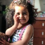Yekta Naser Instagram - كودكان يكى از زيباترين پديده هاى هستى هستند كه در لحظات نااميدى از همه تلخى هاى زندگى مى توانند با پاكى و شفافيت و شادمانى هاى ديدنيشان درخشش اميد را در قلب و ذهنمان پديدار كنند و تشويق مان كنند تلاش كنيم دنيا را جاى بهترى براى آنها بسازيم .براى همه كودكان جهان . روز جهانى #كودك مبارك#روز_جهانى_كودك #يكتا_ناصر #منوچهر_هادی