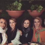 Yekta Naser Instagram - بعد از سالهاى سال ديدار دوستان دبيرستانى ...جاى دوستانى كه نبودند خالى .همه كسانى كه اين تجربه رو دارند حتماً ميدونند كه آدم چه حس و حال عجيبى داره#دوست#دوستانه #يكتا_ناصر