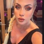 Yeliz Yeşilmen Instagram - Koşarım yorulurum,akarım durulurum,düşerim doğrulurum…..Kime ne bundan?Hak verir şükrederim…..Vermezse sabrederim ….Böyle yaşar giderim….Sanane bundan ey sanane 🤪🤪🤪🤪 #yelizyeşilmen #keşfet #öneçıkar #beautiful #fypage
