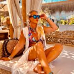 Yeliz Yeşilmen Instagram - Yay burcu hemde yüzde yüz yaylar burdamı? Tek başına koca bir ordudur yay kadını işte o bem.Kimseye mecbur kalmadıkça ihtiyaç duymaz minnet etmez işte o benim boyun Eymez hak yemez hakkını da asla yedirtmez hakkını yemeye kalkışını çok fena yapar 🤣 kırıcı biri değildir ama bazı şeyleri asla unutmaz aslında fark ettim de hiçbir şeyi unutmuyorum kafamda kocaman bir kara liste var hele hele o kara listenin başında bir numarada öyle biri var ki vah ki vah . #yelizyeşilmen #reels #instagram #öneçıkar #keşfet #fyp #travel