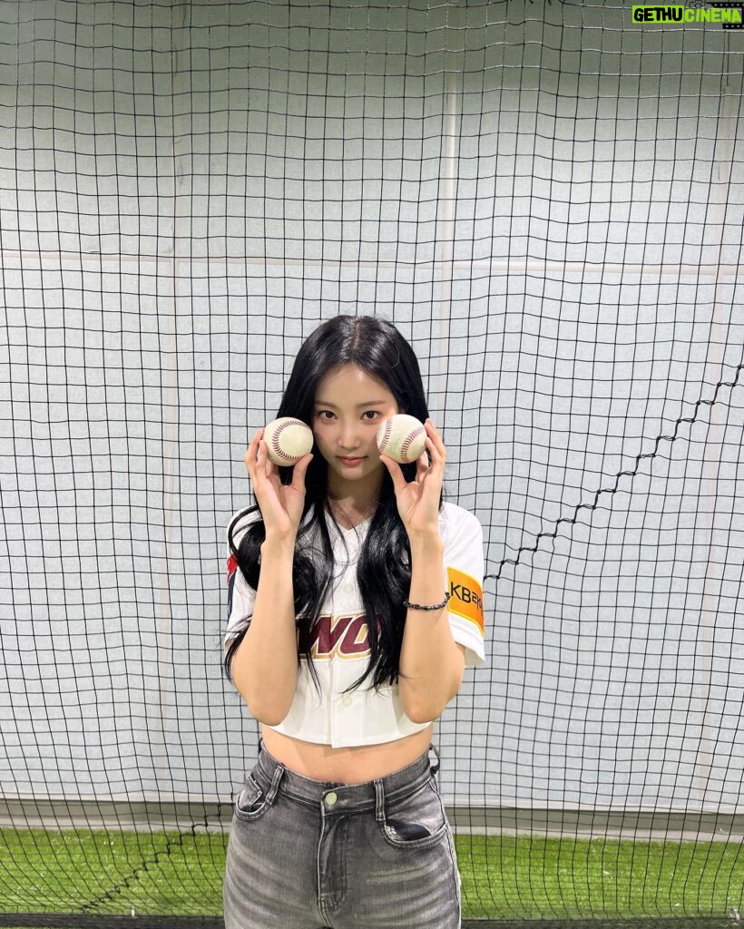 Yeon-woo Instagram - @heroesbaseballclub 승리요정 시켜주셔서 감사합니다 🥰 키움 최고! 너무 멋진 경기였어요 💜