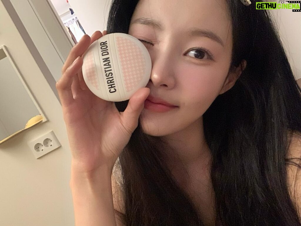 Yeon-woo Instagram - @diorbeauty