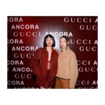 Yoh Yoshida Instagram - GUCCIの新クリエイティブ・ディレクターサバト・デ・サルノのデビューコレクション「Gucci Ancora」のお披露目イベントにご招待いただきました。 一夜限りの演出が施された国立競技場の屋内練習場トラックは、遠くからでも分かるほど真っ赤に染まっており、サバトが掲げる「もう一度、ファッションに恋をしよう」というメッセージをひしひしと感じる、愛と情熱に満ちた空間でした。 会場では、ロンドンを拠点に活動するRina Sawayamaさんのパフォーマンスもあり、 モデル、女優、スタイリスト、文化人など、 各方面で活躍される皆様がひとつところに集い、ファッション愛を、思い思いに表現・シェアされていました。 ミケーレからバトンを渡されたサバトが展開する新しい世界を、これからワクワクと楽しみたいと思います。 サバトのコレクションから発想した着物スタイルも、今度やってみようかな👘✨ お久しぶりの皆様にも再会☺️ そして 昼間の撮影ぶりの笑、 りーさちゃん♡ 皆様、見目麗しく、 実に眼福でした✨ @riisa1018naka @rinkokikuchi @elaiza_ikd @mari_natsuki @yuri_tune @_juri_art_ HM:井手真紗子 @masako_ide I went to GUCCI's new creative director Sabato's collection unveiling event! I was intoxicated by the bright red world where I could really feel a passion for fashion, and I decided to be more proactive about fashion this year! @Gucci @sabatods #GucciAncora #GucciSS24