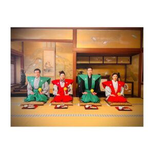 Yoh Yoshida Instagram - 皆さま、今年もお誕生日を覚えてくださり
ありがとうございます😊

健康であること、
求めていただける現場があること、
覚えるべきセリフがあること、

愛情深く素晴らしいスタッフさんと、
感性豊かで愉快な仲間たちがそばにいてくれること、

そして、いつも応援してくださる、
あなたと、あなたと、あなたの、

そのすべてに、心からの感謝をこめて。

さぁ、今年は久しぶりにこれやりますよ。
それではみなさま、

お祝いコメント、
よーいどん😊

Happy  birthday to me!!

#HBTM2024
#人生初の豆まき
#貴重な体験でした
#by詮子
#23:38生まれ
#まだ生まれてません
#幾つかお写真いただきました