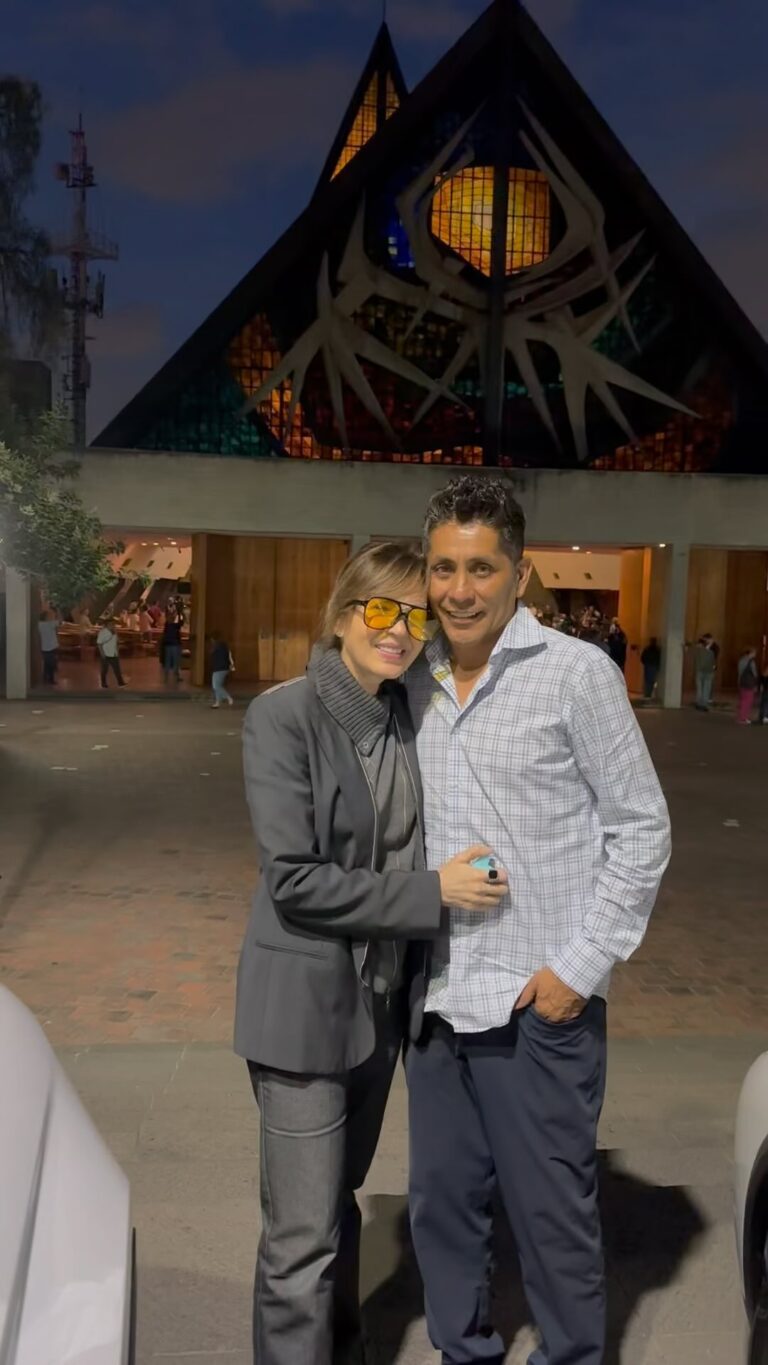 Yolanda Andrade Instagram - #julio Que Dios Nos Bendiga a TODOS. Les Deseamos Con Amor . ❤️ #jorgecampos #yolandandrade