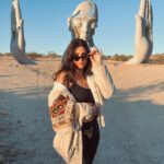 Yolanthe Cabau Instagram - ..Amongst the sands of time, discover the depth of your existence..✨💓💫