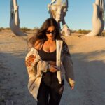 Yolanthe Cabau Instagram - ..Amongst the sands of time, discover the depth of your existence..✨💓💫