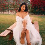 Yongwaree Anilbol Instagram - @landmee_official ‘s love story👰🏻‍♀️ the most naughty dress I have ever worn. I’m grateful for @landmee for this dress and the bridesmaids dresses. You have been my rock throughout the year. ✨#WillYouMarryFah