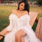 Yongwaree Anilbol Instagram - @landmee_official ‘s love story👰🏻‍♀️ the most naughty dress I have ever worn. I’m grateful for @landmee for this dress and the bridesmaids dresses. You have been my rock throughout the year. ✨#WillYouMarryFah