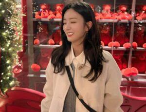 Yoon Bo-mi Thumbnail - 284.1K Likes - Most Liked Instagram Photos