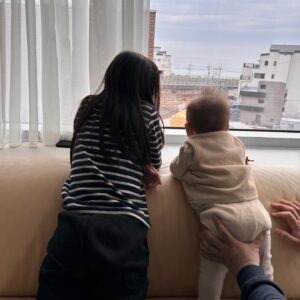 Yoon Seung-ah Instagram - 🩵
1.신비주의
2.김우디
3.하이파이브 개인기  1
4.잘 놀아주는 예쁜 누나