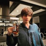 Yu Shirota Instagram - 遅ればせながら、、、 先日、36歳になりました。 いつも支えてくれて、本当にどうもありがとう☺︎ さて、2021年も残すところ1時間を切りました。 今年も大変お世話になりました。 TVで、オンラインで、全国のさまざまな劇場で、たくさんの素敵な時間を共有出来たこと、心から幸せに思います。 2022年も、様々なエンターテイメントを通して、最高の時間を一緒に過ごしたいと願っています。 来年も何卒よろしくお願いいたします。 良いお年をお迎えください☺︎ #2021年のオフショット #どのわたしが印象的かしら #まだいっぱいあるからまた新年に #良いお年を