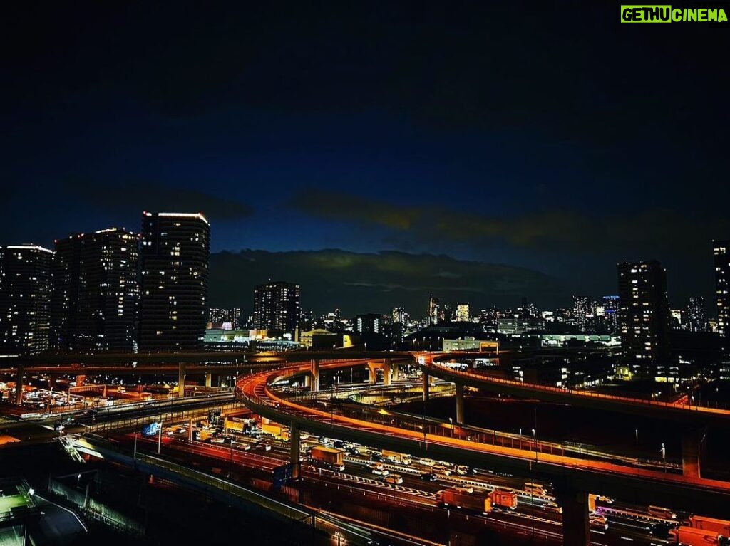 Yu Shirota Instagram - 所でゴールデンウィークは何してたの？ おれはBBQしたかった。 #nightviewoftokyo #vistanocturnadetokio #東京の夜景