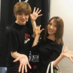 Yu Shirota Instagram - お客様シリーズ⑨ チーム”エリザベート” 芳雄トート様＆育ルキーニさん! 偶然?にも同じ回を観に来てくれました!! 実は、芳雄くんとはまだミュージカルでは1度も”共演”出来たことないのです。一緒にやりたいなぁ「本当にすっごく面白かった!!」とミュージカル界のプリンスからお墨付きをいただきました☺︎ 余談ですが、この日は堂本光一さんも一緒に観劇して下さいました! 小学生の頃から「Kinki kids」の大ファンのわたくしは、それはもう感謝感激でした!! . 育は「羨ましい」というフレーズを含んだ感想をくれました。自分の中では、同じ役者からもらう最高の褒め言葉です。そして、7/3に発売する育のニューアルバム「MIRROR BALL’19!!」あの名曲をデュエットさせてもらってます!!こちらも聴いてねー!! . 成河ルキーニ!! めちゃくちゃ深い所まで潜って観てくれて、感想もいかにも演劇を心から愛している成河くんらしい、完全に的を射た、恐らくアメリカ人じゃないと感じないような所をしっかりと汲み取っていて、流石の一言。ダイアンもビックリすると思う。そして大絶賛してくれて、めちゃんこ嬉しかった☺︎ . 瀬奈ザベート様!蘭ザベート様！夜クマさん!えりちゃん！ 瀬名さんとは2010年の”エリザベート”で出来上がっているカンパニーの中、数少ない新参者として参加し、さまざまな感情を共有し合った仲。懐かしや、、瀬名さんおコムさんのお二人が、僕の初めてのエリザベート様。宝塚時代、いつもする側だった姫様抱っこ。初めてされる側になった時、とても照れていらしたのが印象的。笑 . 蘭ちゃん!15.16年のエリザを共に戦い抜いた大切な仲間。 毎度だけど、トートって化け物を作るためには、エリザベート様のお力が必要。時に正反対な、時に鏡合わせのような、いびつで繊細な関係性は、観れば観るほどハマっていくよね(誰目線やねん) . 偶然にも昼クマさん、えりちゃんは”ブロードウェイと銃弾”もご一緒でした!そこでもしっかり絡みがあったお2人。すでに懐かしやぁ、、クマさんの「リブステーキ」とえりちゃんの「売れてねぇのかよ!」が大好き。(わかるかな？笑) . しゅがー！エリザのフランツ役で、深さ豊かさを兼ね備えた声で、華々しくデビューした同級生。今やミュージカルの代名詞”レミゼラブル”で主役ジャンバルジャンを演じる男に。あだ名はプーさん笑 この人も本当に面白い。そして声帯オタク。(これめちゃんこ褒めてる)残りの公演も頑張ってね☺︎ この日は我らがルドルフ、たいがも来てくれました☺︎更なる成長を遂げたと噂に聞いているので、観るのがとっても楽しみ!! . 安倍ちゃん!エリザの革命家の1人。そして自ら”劇団ぼるぼっちょ”を立ち上げ、精力的にミュージカルを製作しているカッコいい仲間!!残念ながらタイミング合わずまだ一度も観に行けていないけど、必ずや行くからねー!! . 千夏ちゃん! 15.16年のエリザでご一緒しました☺︎ プリンシパルがダブル、トリプルキャストな中、100回を超える公演を見事にこなしていて、あたしゃアンサンブルの皆様には頭が上がりません笑皆様の支えがあって、成り立っています。 (役付きでシングルの方々もいらっしゃいますが)またご一緒しませう! . りこ! もまた、この作品を支える素晴らしいアンサンブルの1人!そして同級生!物語冒頭の小さな子供役と、精神病院のシーンのギャップが半端じゃないこと。一人で何役も演じるアンサンブル様は本当に大変です。 ちなみに本名は”もとこ”です笑 . 真瀬! なんか苗字で呼ぶと距離感あるよね、、でももはや”まなせ”があだ名みたいなものなの。ごめんなさいね(誰に対しての謝罪やねん) 彼女の精神病棟のシーンでの”フェイクエリザベート”は素晴らしいわよ!(今年もやってるよね？)本当エリザ観に行くの楽しみや☺︎ . けんちゃーん!! まぁなんて可愛いこと。天使のような少年ルドルフでした。いつまで経っても”可愛い”が続いてるの凄いよね笑 お兄ちゃんの清史郎も”天地人”で共演してから、ずっと成長を見続けてるけど、憲史郎の成長も本当に楽しみ☺︎ . そして!!その日本一チケットが取れないミュージカル”エリザベート”の演出を手掛けていらっしゃる小池先生!! このお方の、作品に対する情熱、そして”魅せる美学”に対するこだわりとセンスは、もう素晴らしいの一言です。 ミュージカルの世界において、今日の僕があるのは、小池先生がチャンスを下さったおかげです。トート、ロミオと立て続けに、素晴らしい演目の役柄を演じられたのは、小池先生のおかげでございます。 (城田トートが好きだって人は、 小池先生に心から感謝しましょう笑) いつか、またトートに挑戦できる日が来ますように、、 お忙しい中ご観劇ありがとうございました!! . #ピピン #井上芳雄 さん #堂本光一 さん #山崎育三郎 さん #成河 さん #瀬奈じゅん さん #蘭乃はな さん #朝隈濯朗 さん #福田えり さん #佐藤隆紀 さん #京本大我 さん #安倍康律 さん #安岡千夏 さん #真瀬はるか さん #折井理子 さん #加藤憲史郎 さん #小池修一郎 さん #お客様シリーズ