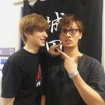 Yu Shirota Instagram - お客様シリーズ⑧ 隆太くん!! 忘れられない、最も濃い最高の時間を過ごしたドラマ”ROOKIES”の恩師。本当に熱くて、優しくて、川藤先生そのものでした☺︎当時28歳だったなんて考えられない、、実は幕間、ハプニングで顔を合わせてしまい、驚きと同時に、めっちゃくちゃ嬉しくて一気にテンションmaxまで上がりました🕺笑 . 浅野さん!! 同じく“ROOKIES”でどんどん熱血になっていく教頭先生役。ベンチからメンバーを見守る教頭の熱い目、最高に好きでした!!舞台もいつも拝見しているけど、お芝居に圧倒されます。大好きな大先輩。 . ここからはチーム”ロミオ＆ジュリエット” . 和樹!!10代の頃は完全なるライバル。そこを経て、今は時に共に、時にバラバラに戦う仲間。”テニスの王子様”に続きロジュリでも敵対する役を経て(ティボルト役でダブルでもありました)いよいよ“ファントム” 初めて戦友の演出をさせてもらいます。地獄の日々の始まりかもしれないけど、最高に素敵な、加藤和樹にしか出来ないエリックを共に作ろうぞ!!笑 . かっきー!! 共にロミオ役として戦った戦友。何よりの印象は”悟空の身体を持つ男”笑 すんごくバランスの良いカッコいい身体に、当時めっちゃ憧れた笑 そしてストイックな姿勢は、いつ観ても素晴らしい。来年は”スクールオブロック”羨ましいぃぃ!!!! 観に行きます☺︎ . みつくん!! すんごく久しぶりにお会いできた!愛しのマーキューシオ!!と、同時にティボルトを演じた日は”憎っくきマーキューシオ”でした笑 同じオーブで再会出来るのは本当に嬉しい。みつくんのマブの女王カッコ良かったなぁ☺︎ またやろうね!! . ゆうすけ もうね、この人のダンスはヤバイ。本当に凄い!!その表現力を持って演じた”死”は見る度に進化して、もはや”神”レベル笑 毎回観劇に行っては、この”死”に泣かされている。(語彙力なさ過ぎて伝わらない) また僕のためにダンスメインのお仕事もやって下さい!!笑 . そして、愛しのジュリエット!莉奈! 初演では、うぶな透明感の塊のジュリエットを、再演では、更に、芯のある強さとしなやかさを兼ね備えたジュリエットを演じた莉奈。僕のロミジュリ愛に匹敵する(この愛の強さ、自分でも怖いくらい)愛を持った人。またゆっくり語ろうぜい!! . キャピュレットのティボルトの女の1人(?)まゆころちん!!稽古場では毎日同じネタで笑ってたけど、ちょっとここには書けないかな笑 この日も玉置さんちの成実ちゃんに同じことを弄られていましたとさ笑 またやろうねー☺︎ . 成実!仕事は一緒にした事はないけど、昔からの仲。”キンキーブーツ”も最高だったぜ!!最近ミュージカルで活躍していてとても嬉しい!いつか共演したいね☺︎ . クイズ!! 文字通りクイズのスペシャリスト!!キーワードを出せば、あっという間に次から次へと面白いクイズを出題してくれる天才!!その才能と頭の回転の速さは”人狼”でも発揮され、僕の周りの”人狼スペシャリスト”達の中でもTOPのプレイヤー!!(Gaigoは別物。笑) そのうち一緒に面白いことをやる予定☺︎ . アンミカ様御一行!! “人狼”といえば、アンミカさん、有村昆さん等を中心とした人狼会!!まだ数回しか参加出来てないけど、初心者でも楽しめる、とっても気さくで、気楽な会!本当に笑いが絶えない人狼。素敵。自分のホームの人狼は、基本マジ喧嘩かってくらい白熱した戦いが続いて、初心者の方がくると圧倒されてしまいます笑(基本みんなゲームに真剣なのです。負けず嫌いの集まりなのです) 皆様ご観劇どうもありがとうございました!! . . #ピピン #佐藤隆太 さん #浅野和之 さん #加藤和樹 さん #柿澤勇人 さん #MITSUAKI さん #大貫勇輔 さん #フランク莉奈 さん #河本麻祐子 さん #玉置成実 さん #アンミカ さん #セオドールミラー さん #滝川クリステル さん #エミレターナ さん #遠藤美和 さん #お客様シリーズ