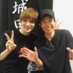 Yu Shirota Instagram - お客様シリーズ⑧ 隆太くん!! 忘れられない、最も濃い最高の時間を過ごしたドラマ”ROOKIES”の恩師。本当に熱くて、優しくて、川藤先生そのものでした☺︎当時28歳だったなんて考えられない、、実は幕間、ハプニングで顔を合わせてしまい、驚きと同時に、めっちゃくちゃ嬉しくて一気にテンションmaxまで上がりました🕺笑 . 浅野さん!! 同じく“ROOKIES”でどんどん熱血になっていく教頭先生役。ベンチからメンバーを見守る教頭の熱い目、最高に好きでした!!舞台もいつも拝見しているけど、お芝居に圧倒されます。大好きな大先輩。 . ここからはチーム”ロミオ＆ジュリエット” . 和樹!!10代の頃は完全なるライバル。そこを経て、今は時に共に、時にバラバラに戦う仲間。”テニスの王子様”に続きロジュリでも敵対する役を経て(ティボルト役でダブルでもありました)いよいよ“ファントム” 初めて戦友の演出をさせてもらいます。地獄の日々の始まりかもしれないけど、最高に素敵な、加藤和樹にしか出来ないエリックを共に作ろうぞ!!笑 . かっきー!! 共にロミオ役として戦った戦友。何よりの印象は”悟空の身体を持つ男”笑 すんごくバランスの良いカッコいい身体に、当時めっちゃ憧れた笑 そしてストイックな姿勢は、いつ観ても素晴らしい。来年は”スクールオブロック”羨ましいぃぃ!!!! 観に行きます☺︎ . みつくん!! すんごく久しぶりにお会いできた!愛しのマーキューシオ!!と、同時にティボルトを演じた日は”憎っくきマーキューシオ”でした笑 同じオーブで再会出来るのは本当に嬉しい。みつくんのマブの女王カッコ良かったなぁ☺︎ またやろうね!! . ゆうすけ もうね、この人のダンスはヤバイ。本当に凄い!!その表現力を持って演じた”死”は見る度に進化して、もはや”神”レベル笑 毎回観劇に行っては、この”死”に泣かされている。(語彙力なさ過ぎて伝わらない) また僕のためにダンスメインのお仕事もやって下さい!!笑 . そして、愛しのジュリエット!莉奈! 初演では、うぶな透明感の塊のジュリエットを、再演では、更に、芯のある強さとしなやかさを兼ね備えたジュリエットを演じた莉奈。僕のロミジュリ愛に匹敵する(この愛の強さ、自分でも怖いくらい)愛を持った人。またゆっくり語ろうぜい!! . キャピュレットのティボルトの女の1人(?)まゆころちん!!稽古場では毎日同じネタで笑ってたけど、ちょっとここには書けないかな笑 この日も玉置さんちの成実ちゃんに同じことを弄られていましたとさ笑 またやろうねー☺︎ . 成実!仕事は一緒にした事はないけど、昔からの仲。”キンキーブーツ”も最高だったぜ!!最近ミュージカルで活躍していてとても嬉しい!いつか共演したいね☺︎ . クイズ!! 文字通りクイズのスペシャリスト!!キーワードを出せば、あっという間に次から次へと面白いクイズを出題してくれる天才!!その才能と頭の回転の速さは”人狼”でも発揮され、僕の周りの”人狼スペシャリスト”達の中でもTOPのプレイヤー!!(Gaigoは別物。笑) そのうち一緒に面白いことをやる予定☺︎ . アンミカ様御一行!! “人狼”といえば、アンミカさん、有村昆さん等を中心とした人狼会!!まだ数回しか参加出来てないけど、初心者でも楽しめる、とっても気さくで、気楽な会!本当に笑いが絶えない人狼。素敵。自分のホームの人狼は、基本マジ喧嘩かってくらい白熱した戦いが続いて、初心者の方がくると圧倒されてしまいます笑(基本みんなゲームに真剣なのです。負けず嫌いの集まりなのです) 皆様ご観劇どうもありがとうございました!! . . #ピピン #佐藤隆太 さん #浅野和之 さん #加藤和樹 さん #柿澤勇人 さん #MITSUAKI さん #大貫勇輔 さん #フランク莉奈 さん #河本麻祐子 さん #玉置成実 さん #アンミカ さん #セオドールミラー さん #滝川クリステル さん #エミレターナ さん #遠藤美和 さん #お客様シリーズ