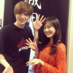 Yu Shirota Instagram - お客様シリーズ③ ちなみに今更ですが、大分時差があります。笑 ネス!遂にこの男もミュージカルの世界へ!!10代の頃から共に切磋琢磨して今がある、とても感慨深い仲。と勝手に思っている笑 “ピーターパン”楽しみや!! 藤田俊太郎さん!そんなネスの初ミュージカル”ピーターパン”を演出されるお方。いつも色々観に来て下さって有難い限り。”ジャージーボーイズ”が拝見出来なかったのがすんごく悔しい.. 近々必ずご一緒しましょうぞ!! 秋人!!舞台で大活躍中のうちの期待の若手!と思ったらもう28歳だった!笑 若いね!紀伊国屋でやった”光より前に”はめちゃ泣かされたなぁ。いつか一緒にやろうね! 恒松ちゃん!!一昨年の”源氏物語”でご一緒したんだけど、実はめちゃミュージカル好きということを最近知った笑 そんな彼女が遂にデビューする”ドンジュアン”とっても楽しみ☺︎ 笠井さん!もしかしたら今まで出た作品全部観てくれてるんじゃないかってくらい、いつもありがとうございます!!毎回素敵な言葉で感想をお話して下さり、本当に嬉しい限りです!! 五大さん!!ファントムでご一緒した時のオーベロン役がたまらなく好きで、日替わりのメイクが毎日の公演の楽しみの一つでした。会えばいつでもめちゃめちゃ元気もらえるHappyな方!谷内雪さんと来て下さいました! そして姉のマリア!全部で4回も観に来てくれる姉バカ?って言うのかな?笑 彼Mariaの渾身の「ブラボー!!」が毎回ステージまで飛んできてほっこりします笑 この日は仲良しの五十鈴ココちゃん、當間里美さんと来てくれました☺︎ #ピピン #NESMITH さん #藤田俊太郎 さん #宮崎秋人 さん #恒松祐里 さん #笠井信輔 さん #五大輝一 さん #谷内雪 さん #maria #五十鈴ココ さん #當間里美 さん #お客様シリーズ