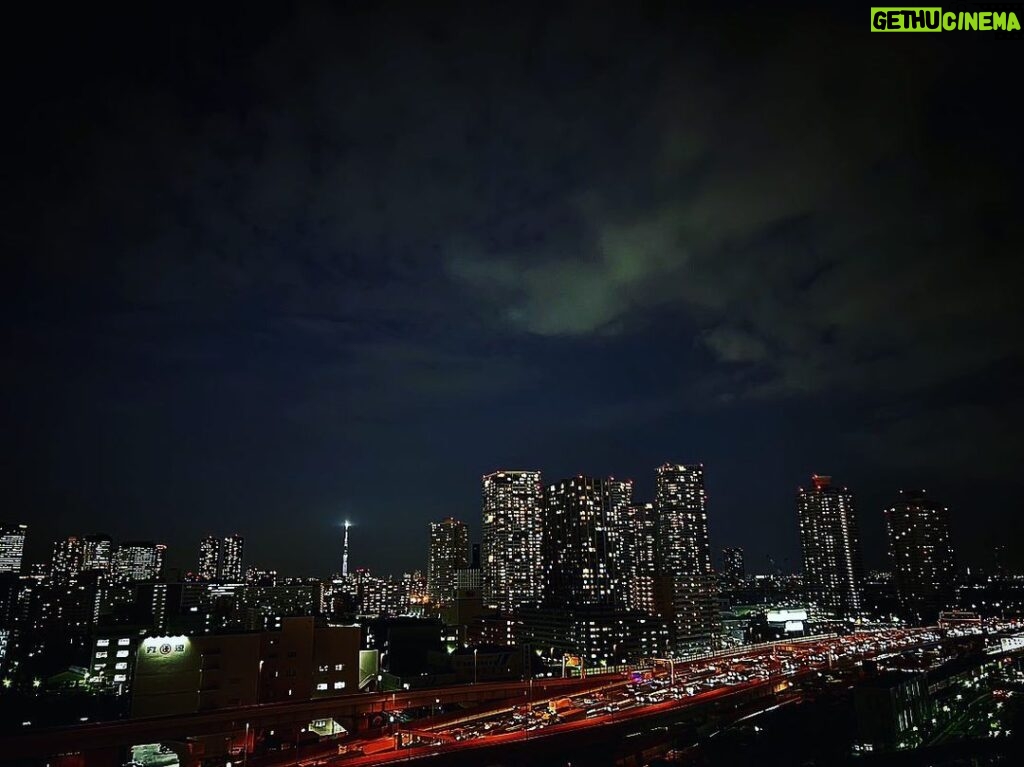 Yu Shirota Instagram - 所でゴールデンウィークは何してたの？ おれはBBQしたかった。 #nightviewoftokyo #vistanocturnadetokio #東京の夜景
