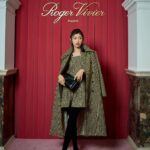 Yu Yamada Instagram – Roger Vivier 2024S/S
ひと足先に拝見させていただきました！

ブランドを体現するかのような
ラグジュアリーな空間♡

春先に履いてお出かけしたいと思う
可愛いシューズが沢山ありました👠

ポップアップが
1/17(水)-23(火)まで伊勢丹新宿店で
開催されるそうなので
気になった方はぜひ足を運んでみて！！

@rogervivier
@gherardofelloni

#RogerVivier
#GherardoFelloni
#PR