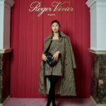 Yu Yamada Instagram – Roger Vivier 2024S/S
ひと足先に拝見させていただきました！

ブランドを体現するかのような
ラグジュアリーな空間♡

春先に履いてお出かけしたいと思う
可愛いシューズが沢山ありました👠

ポップアップが
1/17(水)-23(火)まで伊勢丹新宿店で
開催されるそうなので
気になった方はぜひ足を運んでみて！！

@rogervivier
@gherardofelloni

#RogerVivier
#GherardoFelloni
#PR