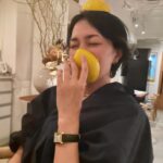 Yuka Itaya Instagram - 些細なことにつまづいたり、もやもやするのは お年頃か、春だからか。 全てホルモンバランスのせいにするなら、楽でありんす。 なんとなくやられがちな頭で写真みてたら 楽しげなあたしたち。 充分じゃん。幸せじゃん。 いまを生きてこーぜ。