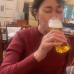 Yuka Itaya Instagram - 今日もおつかれさま！ スキアラバ呑む‼️ 明日は朝から電波ジャック、張り切ってイかせていただきます！