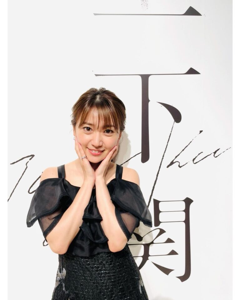 Yuko Oshima Instagram - 祝福のお言葉、ありがとうございます。。。 これからも応援していただけると嬉しいです！！ そしてそして 本日は縦型ドラマ LINE VISION 「上下関係」18:00〜 第2話配信です 沢山再生していただいてるみたいで、 なんと‼️ 窪塚洋介さんとわたくし大島で インスタライヴさせていただきます😳 楽しみ〜🥺✨ 日程など決まったらまたお知らせします💁🏻‍♀️ 上下関係を見るには LINEの公式アカウントで 上下関係とお友達になってくださいね💐