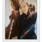 Yuko Oshima Instagram – YUKO OSHIMAオフィシャルサイト
グッズ第二弾❕
受注販売受付ちゅう🧚🏼‍♀️

私の着用はブラックのXLサイズです🦨
今回もyoを模したチェリーロゴ入ってます🍒
友達と、家族と色違いで着てもかわいい🥺