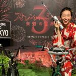 Yuko Oshima Instagram – 興奮が冷めやらないので連続投稿申し訳ない🙏
イベント会場は日本の夏祭り風🎇🇯🇵✨
彼らに話を聞いたら、滞在はすごく短いとのこと。
こうして来てくれたキャストの皆さんに少しでも日本を味わっていただけたら嬉しいですね😊
そしてストレンジャーシングスファンのみなさんには、デモゴルゴンのキャンディやら、イレブンのお気に入りワッフルやら、STデザインの服が予約できたり、と屋台を楽しんでもらえたようで
私も楽しんじゃいました
『Code Red!!!』って言うしかない⛑

#strangerthingsseason3