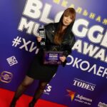 Yuliya Savicheva Instagram - На днях мне вручили премию от @musicboxrussia! Очень приятно, что канал оценил мое концертное шоу «Стихия»! Спасибо❤️ Образ — @koshka_prishla @pinkorussia @youwanna_official @ekonikastyle