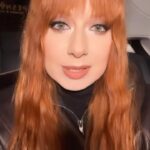 Yuliya Savicheva Instagram - Влог о закулисье Новой фабрики звезд уже на Ютубе 🤘🏻ссылка в сторис