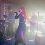 Yuliya Savicheva Instagram - На днях вернулась с выступления в Минске. Спасибо всем, кто пел вместе с нами в Шангри Ла. До встречи в новом году! 🎄