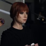 Yuliya Savicheva Instagram - Скоро на моем youtube выйдет влог о том, как мы снимали «Девочку», а пока — фотки с площадки📸Какой образ больше понравился?