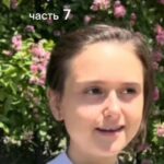 Yuliya Solomonova Instagram - Мне выпал король червей, А не простой валет, Загадочный, хоть убей - Ухаживает сто лет. Башню не сносит страсть Этому королю - Очень плохая масть, Но я его люблю! . Ну, кто может мне помочь? Кто может дать совет? Он со мной делит ночь И даже выводит в свет - Берёт мне Шандон Моёт, Водит в красивый бутик. А замуж не берёт - А часики тик-тик-тик. . Шампанское - не вода, Можно напиться в хлам. Я не люблю гадать, Я люблю чёткий план: Он мне подарит кольцо, Сводит в казенный дом. Когда же в, конце-концов, Добьеё его купидон? . Когда же уже когда Дело пойдет на лад? А то ведь ни нет, ни да, Очень плохой расклад. Первой звонить нельзя, Я не звоню - терплю, Трубку опять не взял, Но я его люблю! . Так можно еще лет сто. Будущее - тупик! Ведет себя хуже крестов, Хуже, чем дама пик. Век не нужна семья Червовому королю, Он любит только себя! . Но я его люблю! #солаМонова #любовь #шансон